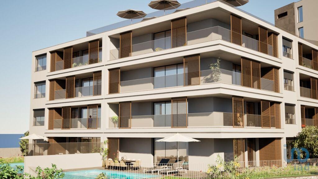 Apartment in Estreito de Camara de Lobos - view 1