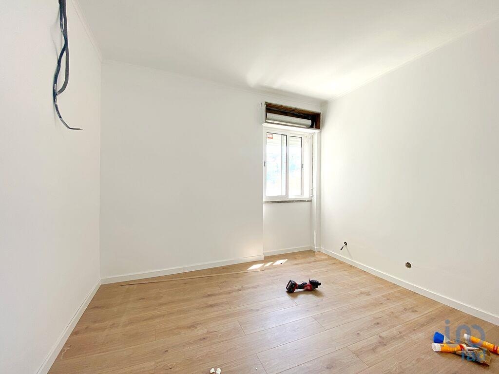 Apartment in Amadora - view 1