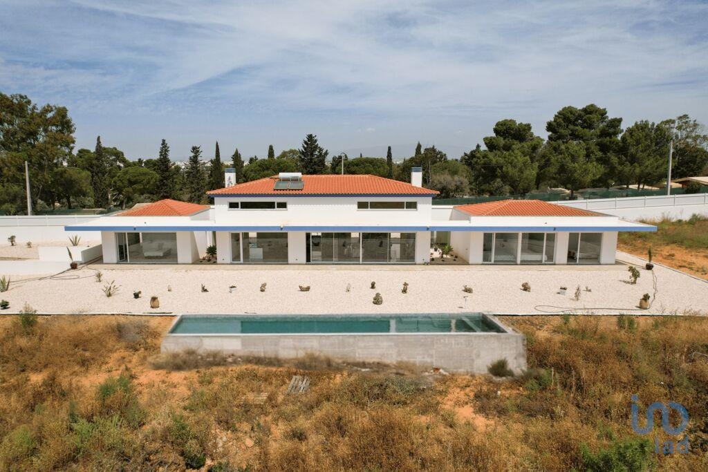 House in Lagoa - view 1