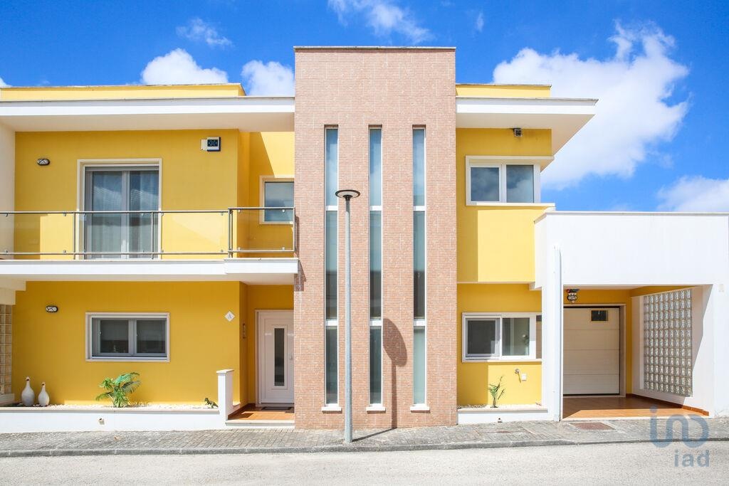 House in Lourinha - view 1
