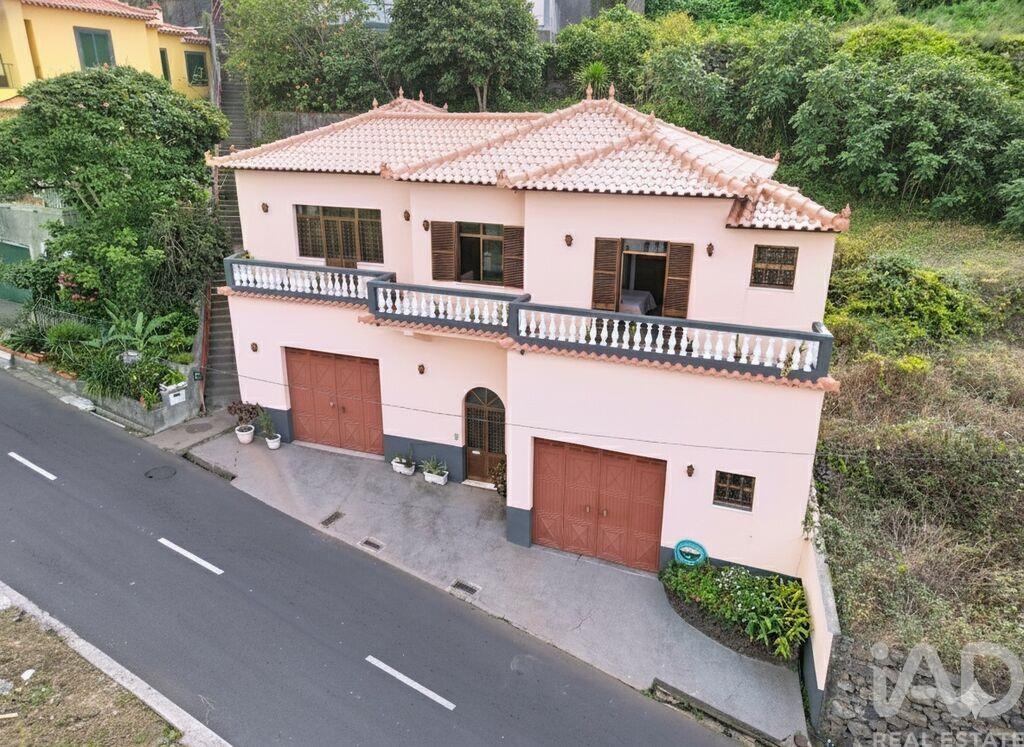 House in Ribeira Brava - view 1