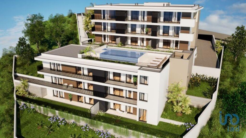 Apartment in Estreito de Camara de Lobos - view 1