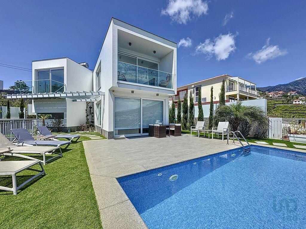 House in Arco da Calheta - view 1