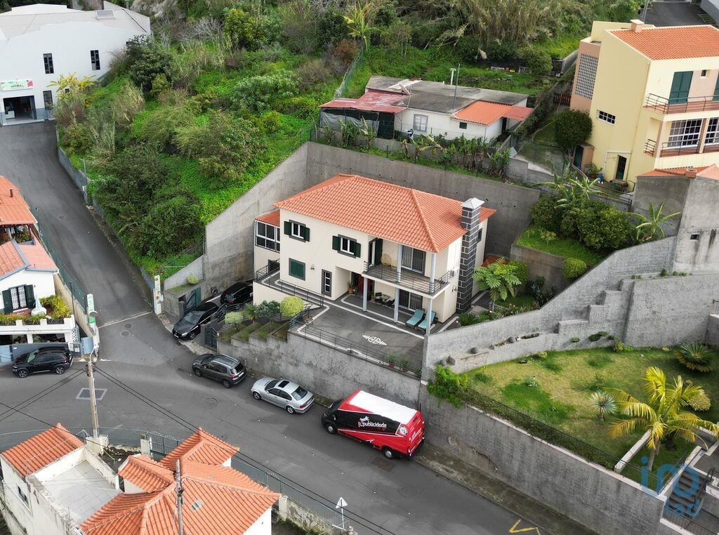 House in Funchal - view 1