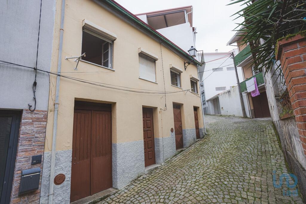 House in Arganil - view 1