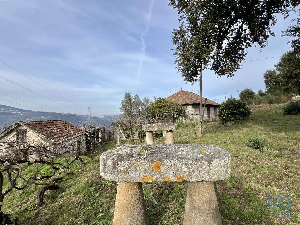House in Cinfaes - view 1