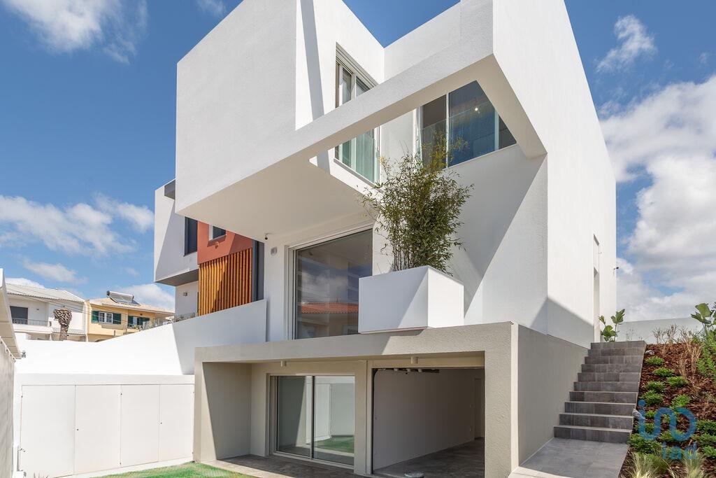 House in Cascais - view 1