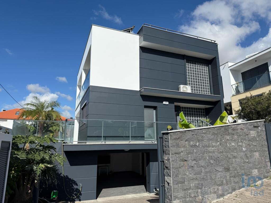 House in Funchal - view 1