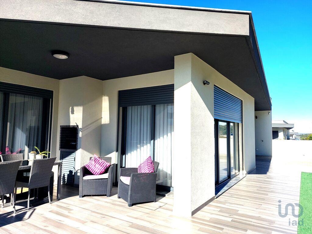 House in Caldas da Rainha - view 1