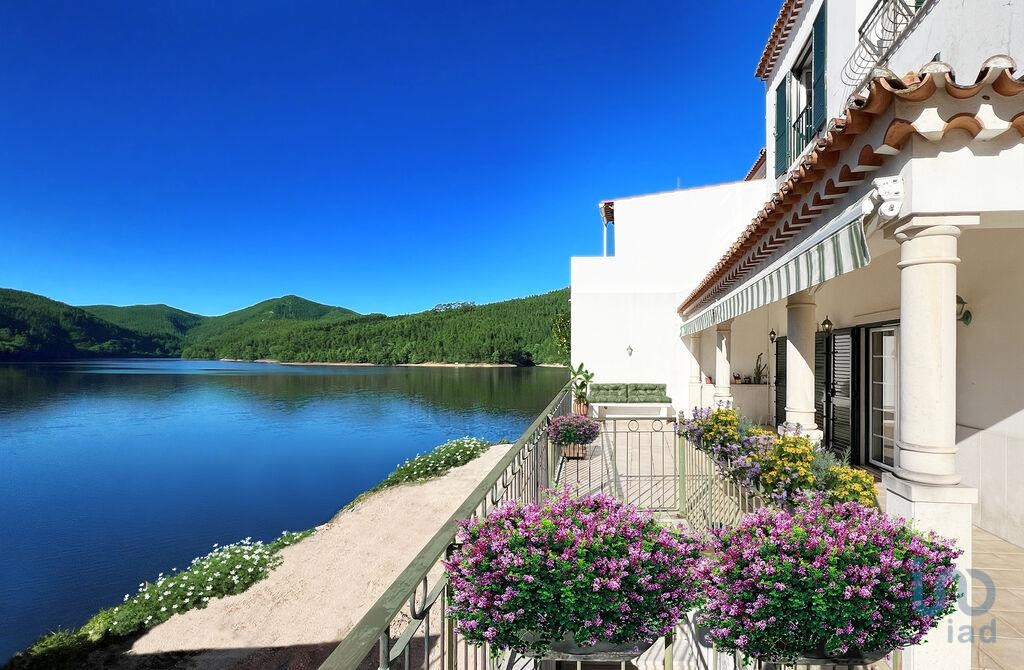 House in Ferreira do Zezere - view 1