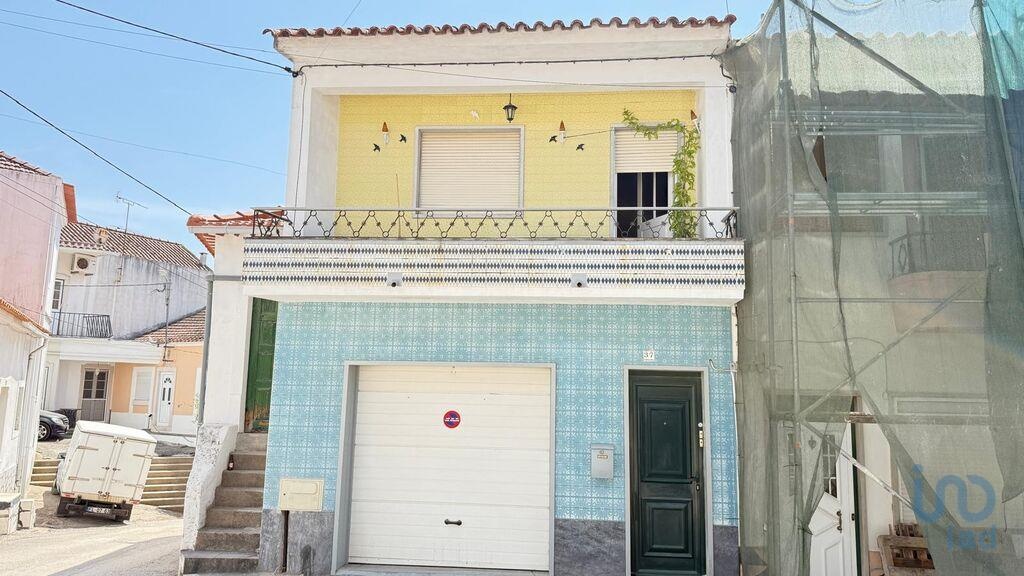 House in Alcanena - view 1