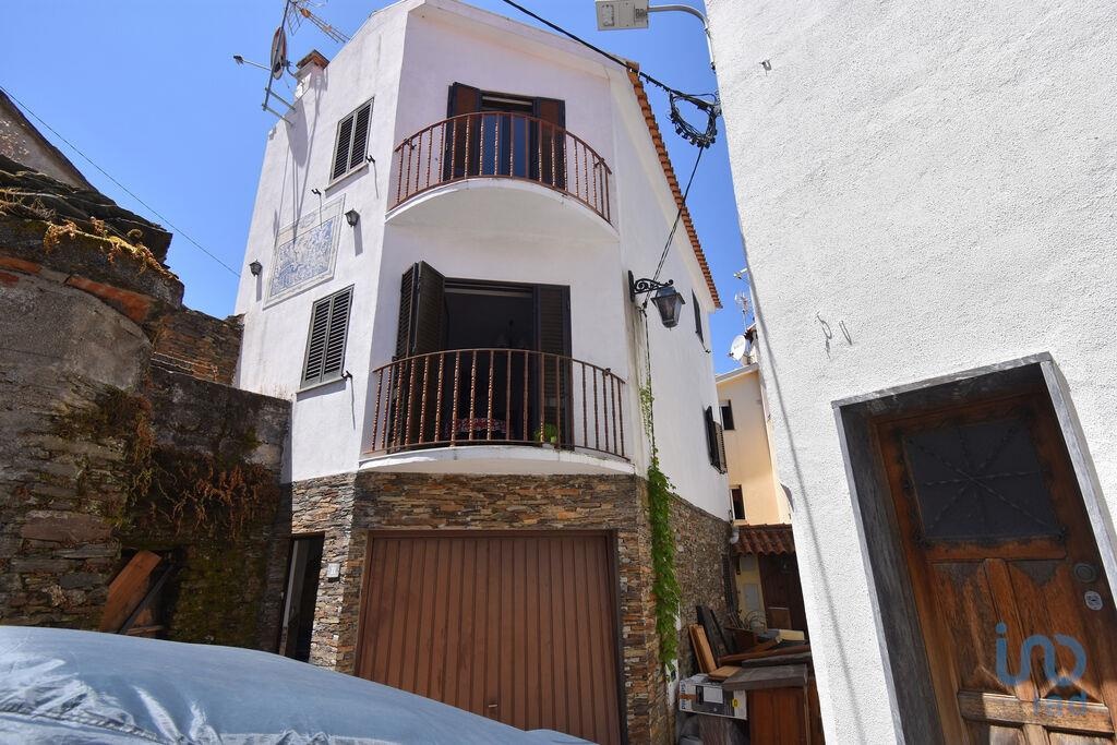 House in Arganil - view 1