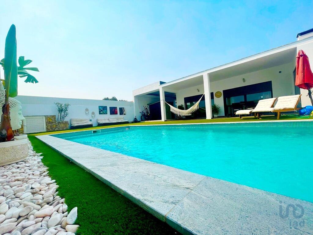 House in Seixal - view 1