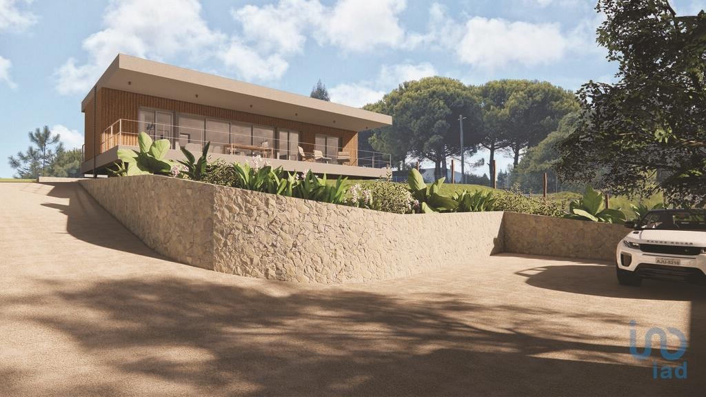 House in Sesimbra - view 1