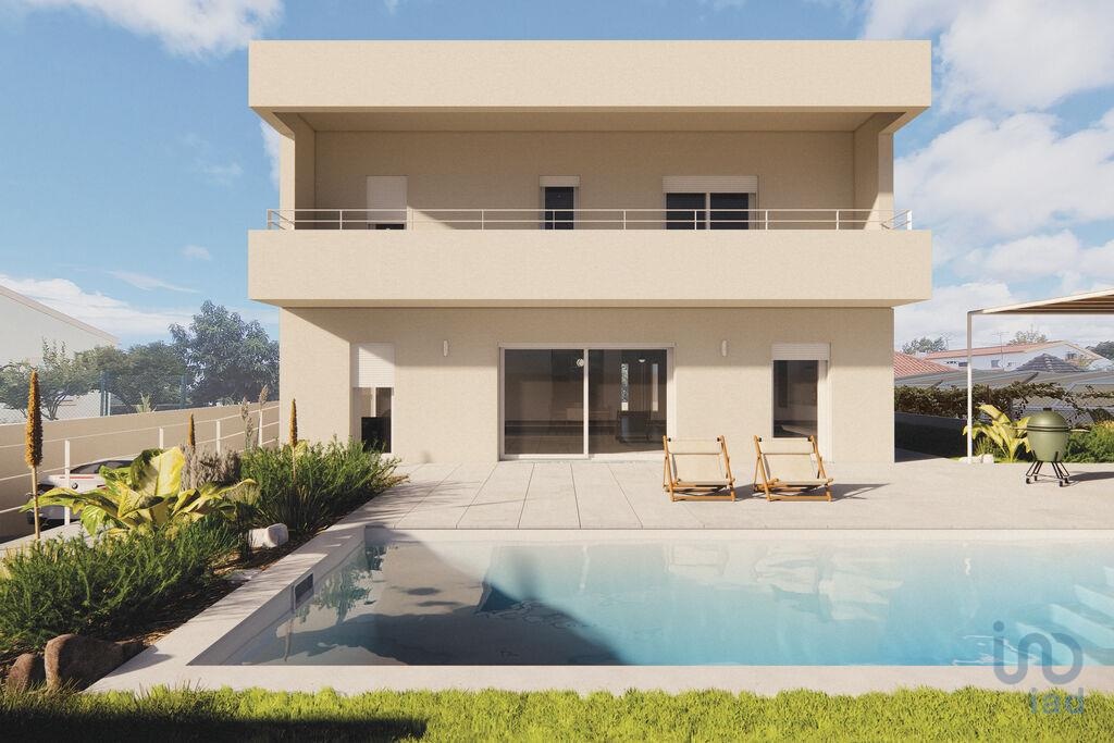 House in Sesimbra - view 1