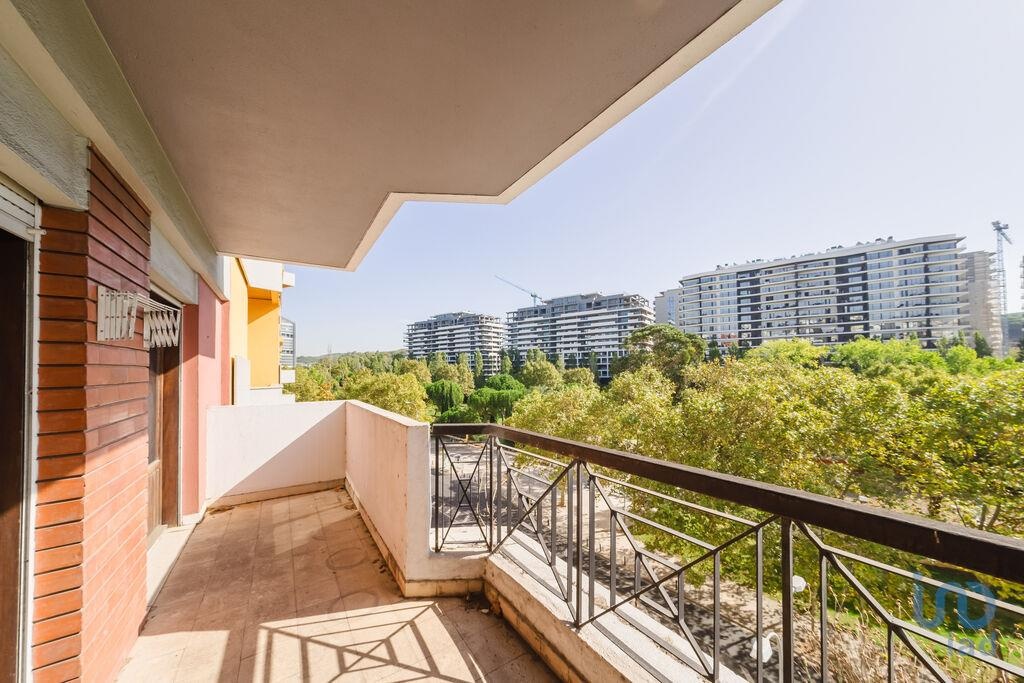 Apartment in Alges - view 1