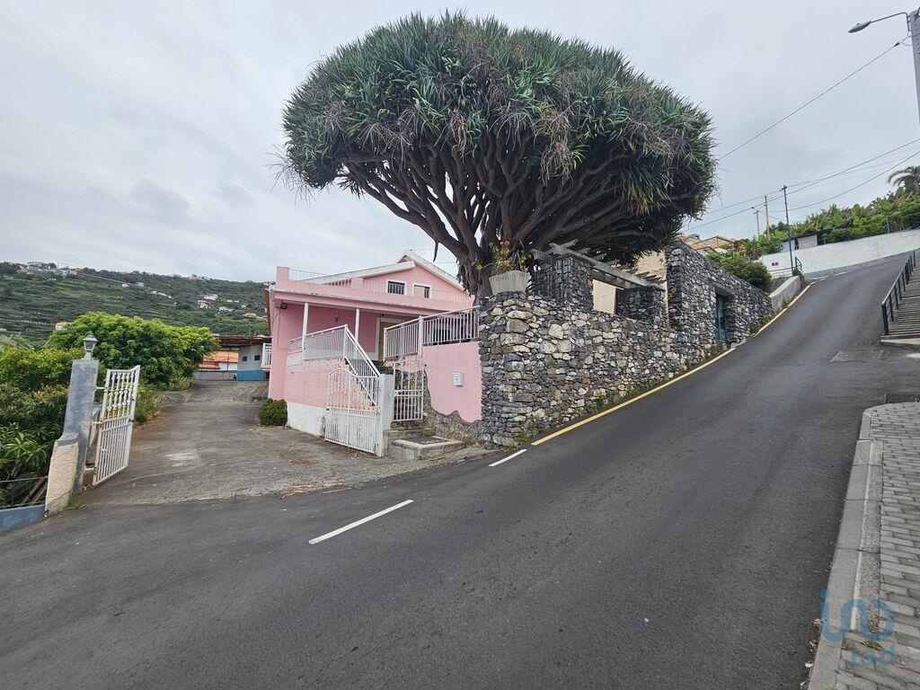 House in Arco da Calheta - view 1