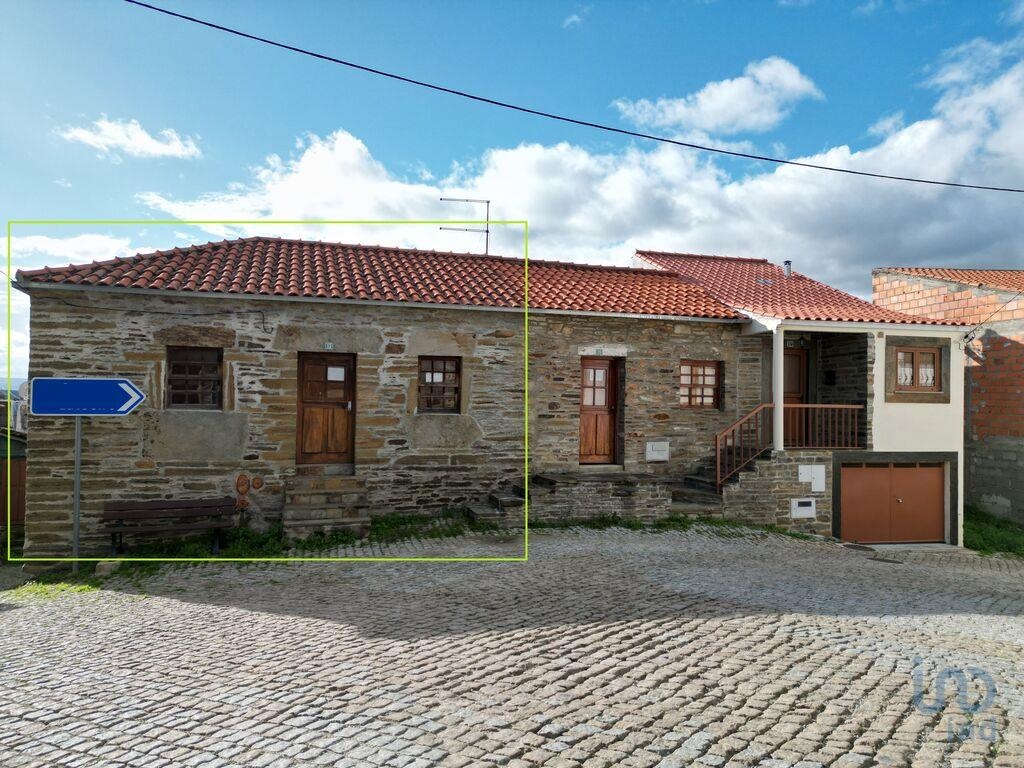 House in Torre de Moncorvo - view 1