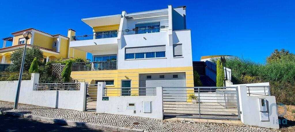 House in Torres Vedras - view 1