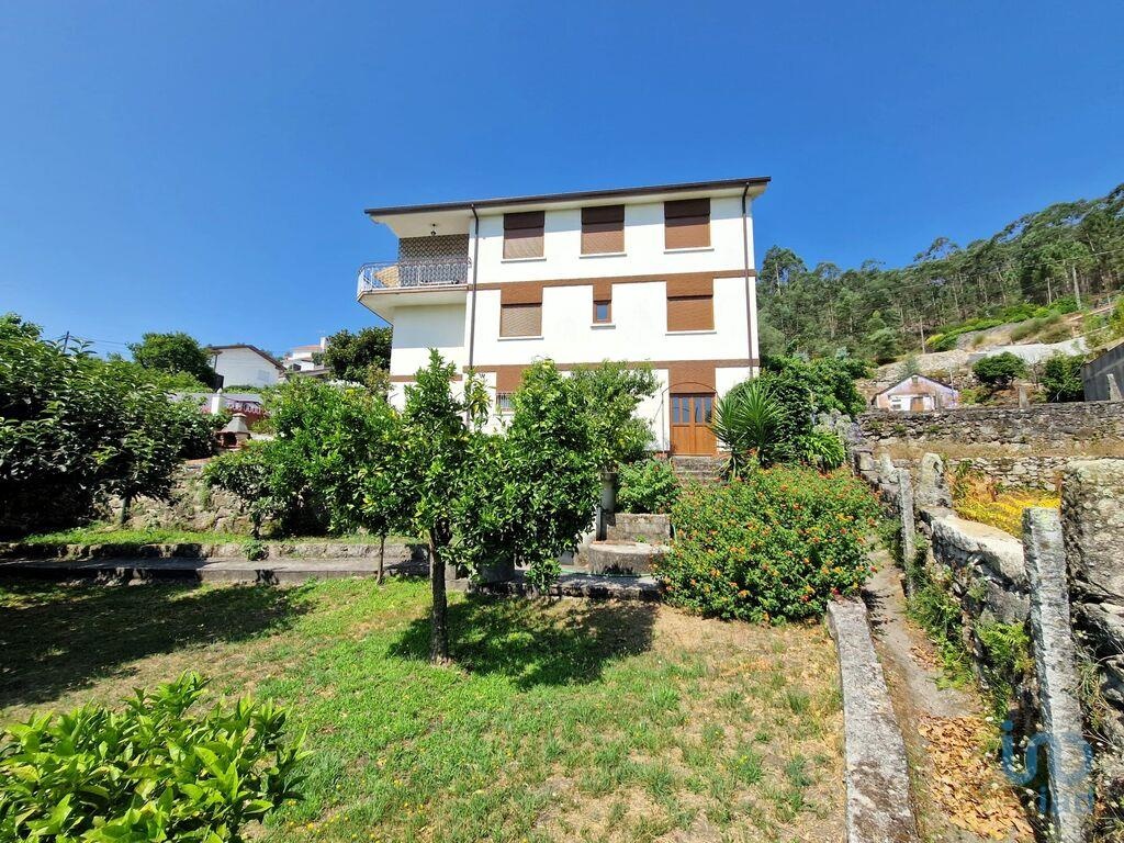House in Viana do Castelo - view 1