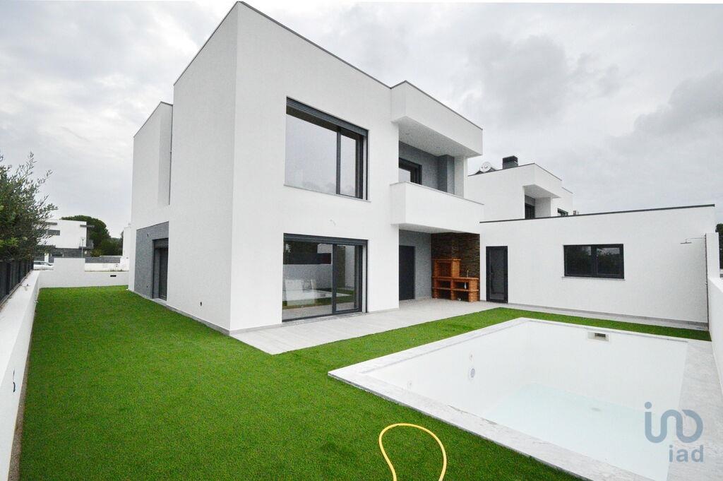 House in Setubal - view 1
