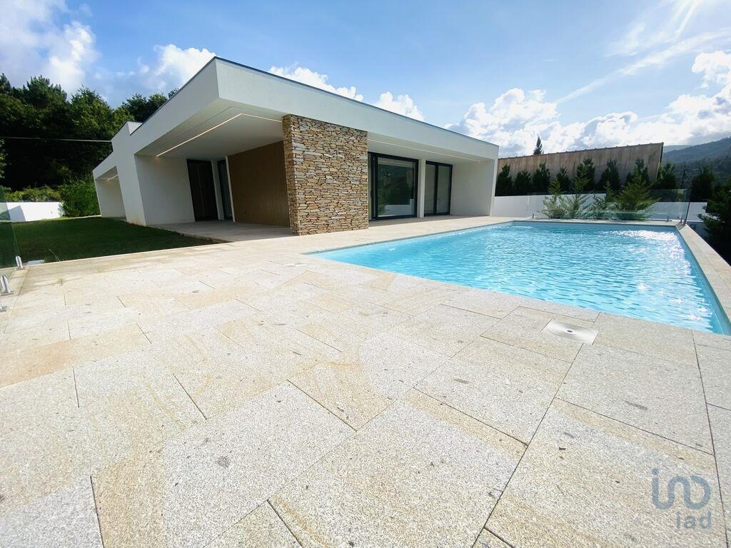 House in Vila Nova de Cerveira - view 1