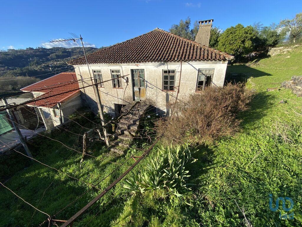 House in Arcos de Valdevez - view 1