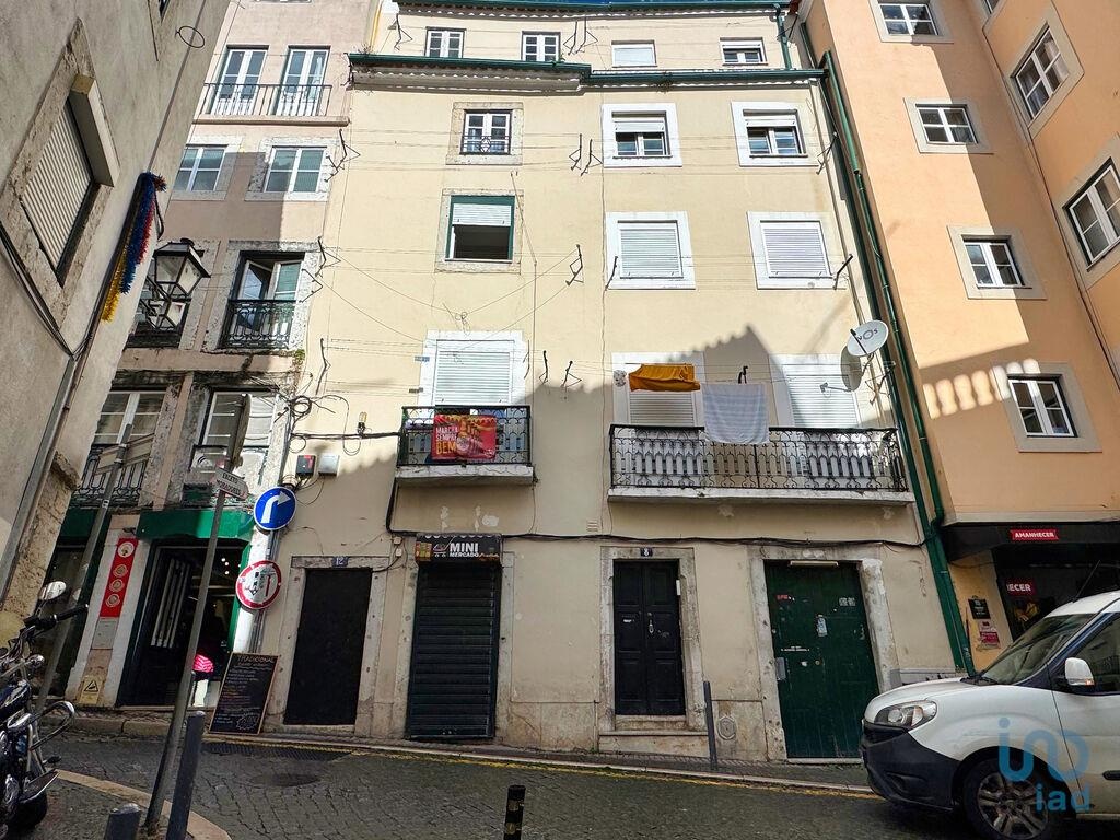 House in Lisbon - view 1