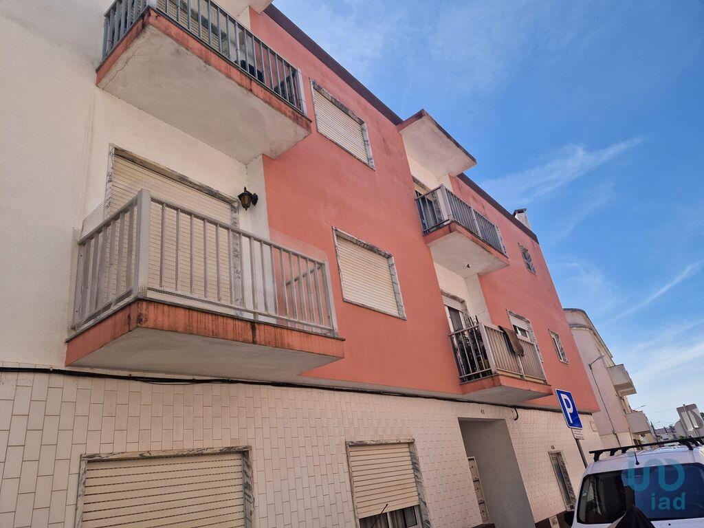 Apartment in Caldas da Rainha - view 1