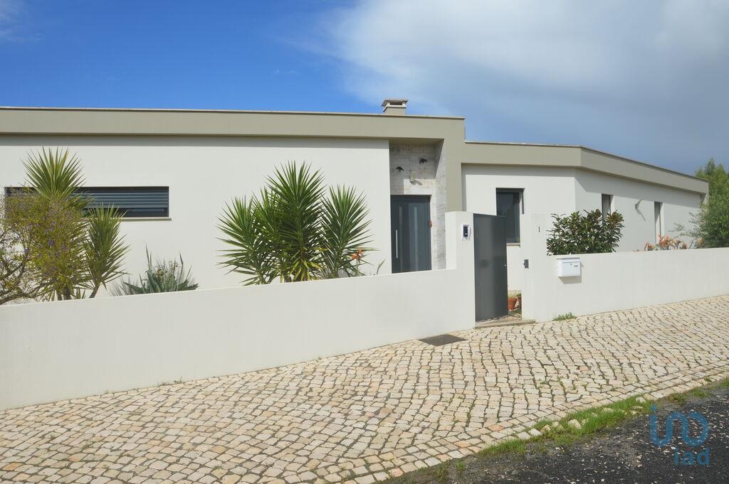 House in Caldas da Rainha - view 1