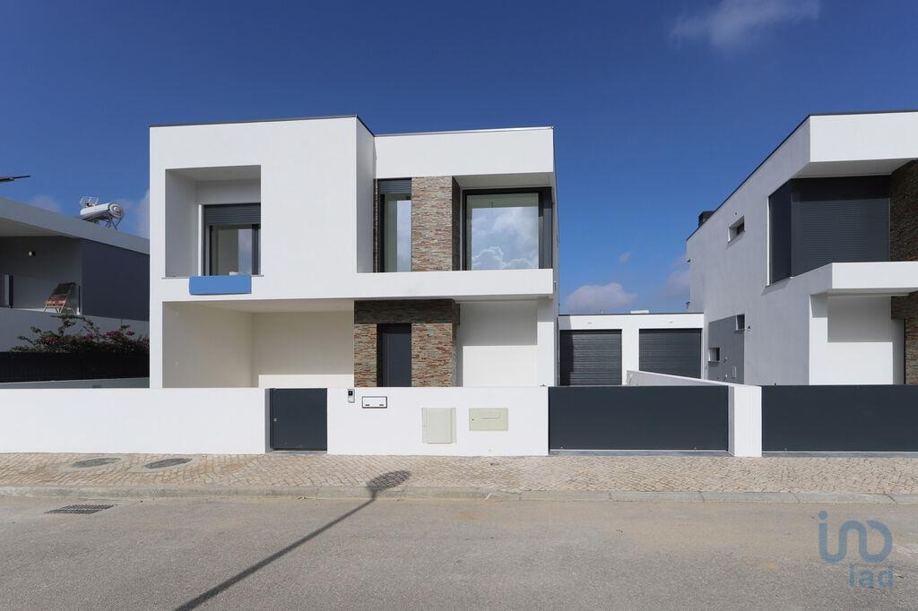 House in Setubal - view 1