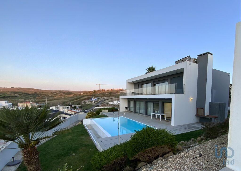 House in Lourinha - view 1