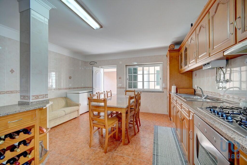 House in Odivelas - view 1