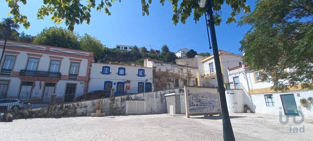 House in Alenquer - view 1