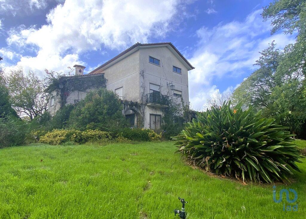 House in Alenquer - view 1