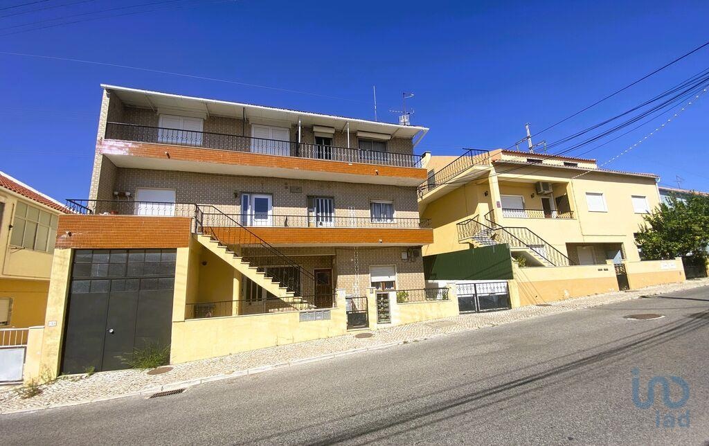 Apartment in Loures - view 1