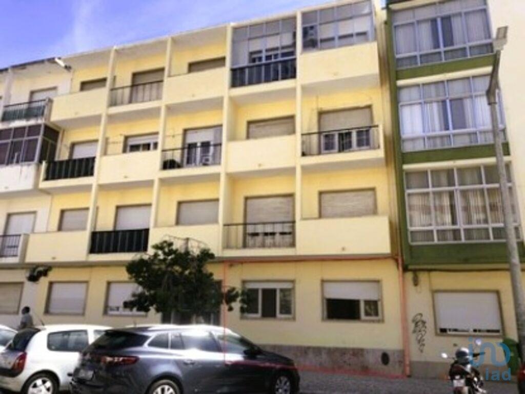 Apartment in Vila Franca de Xira - view 1
