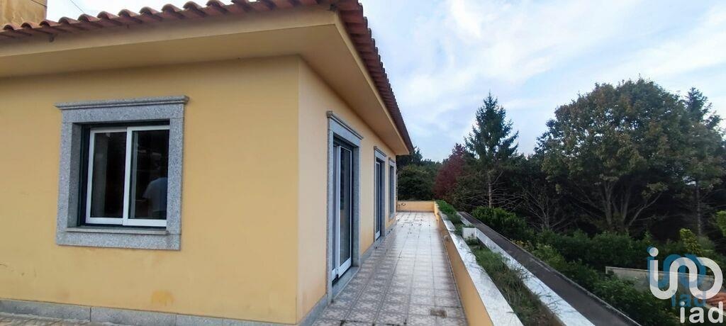 House in Portela - view 1