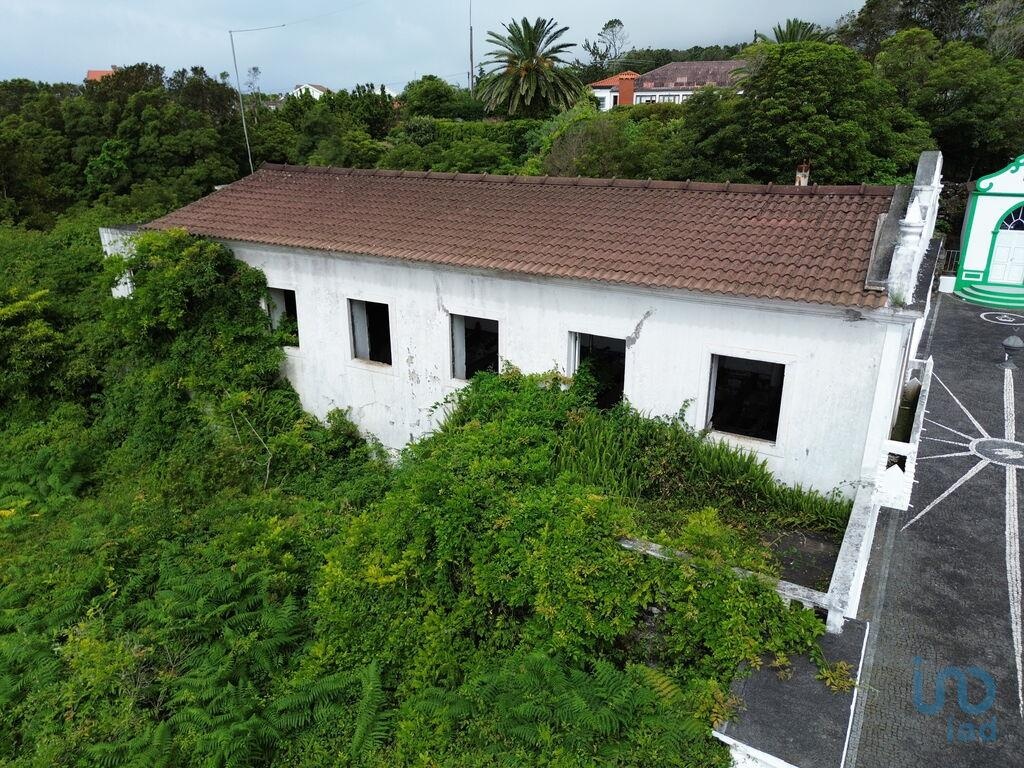 House in Lajes - view 1