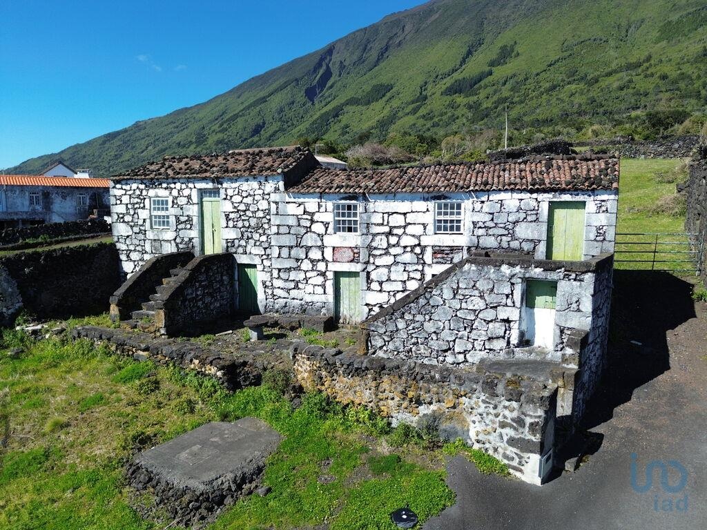 House in Madalena - view 1