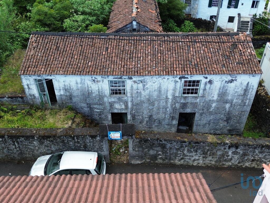 House in Lajes - view 1