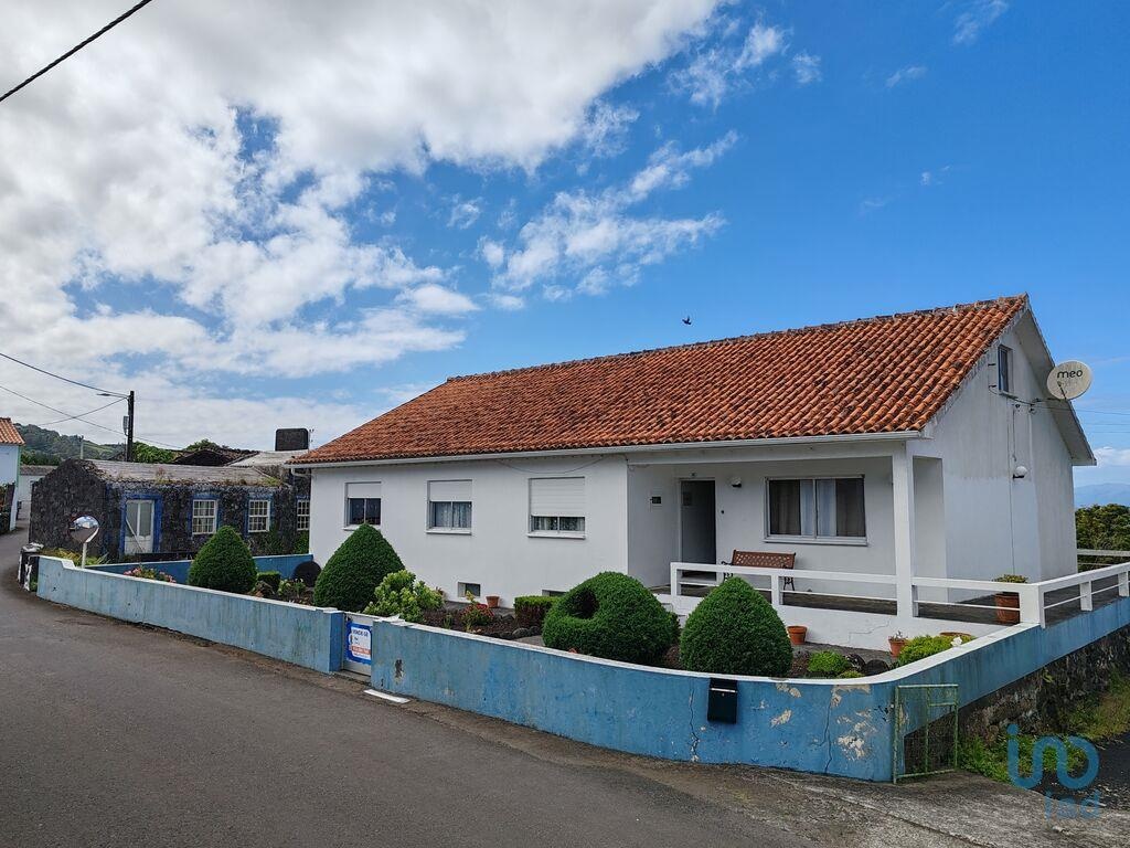 House in Lajes - view 1