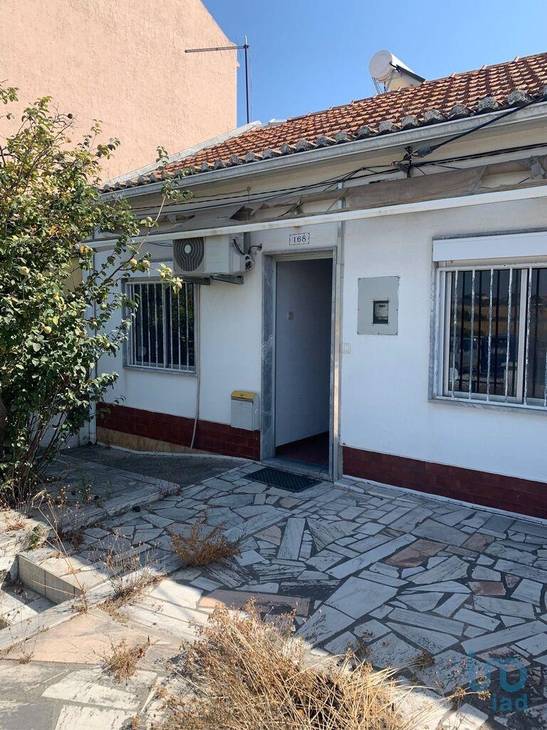 House in Seixal - view 1