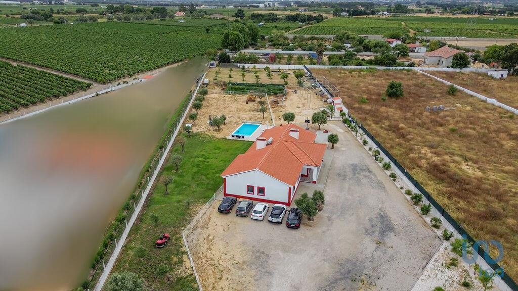 House in Palmela - view 1