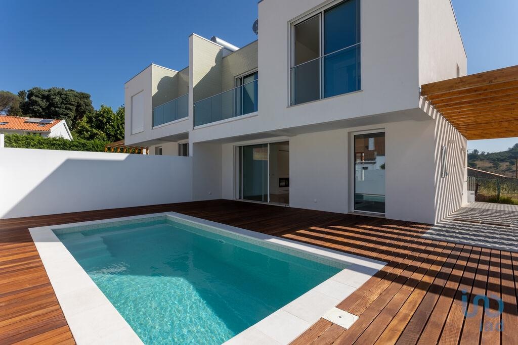 House in Sesimbra - view 1