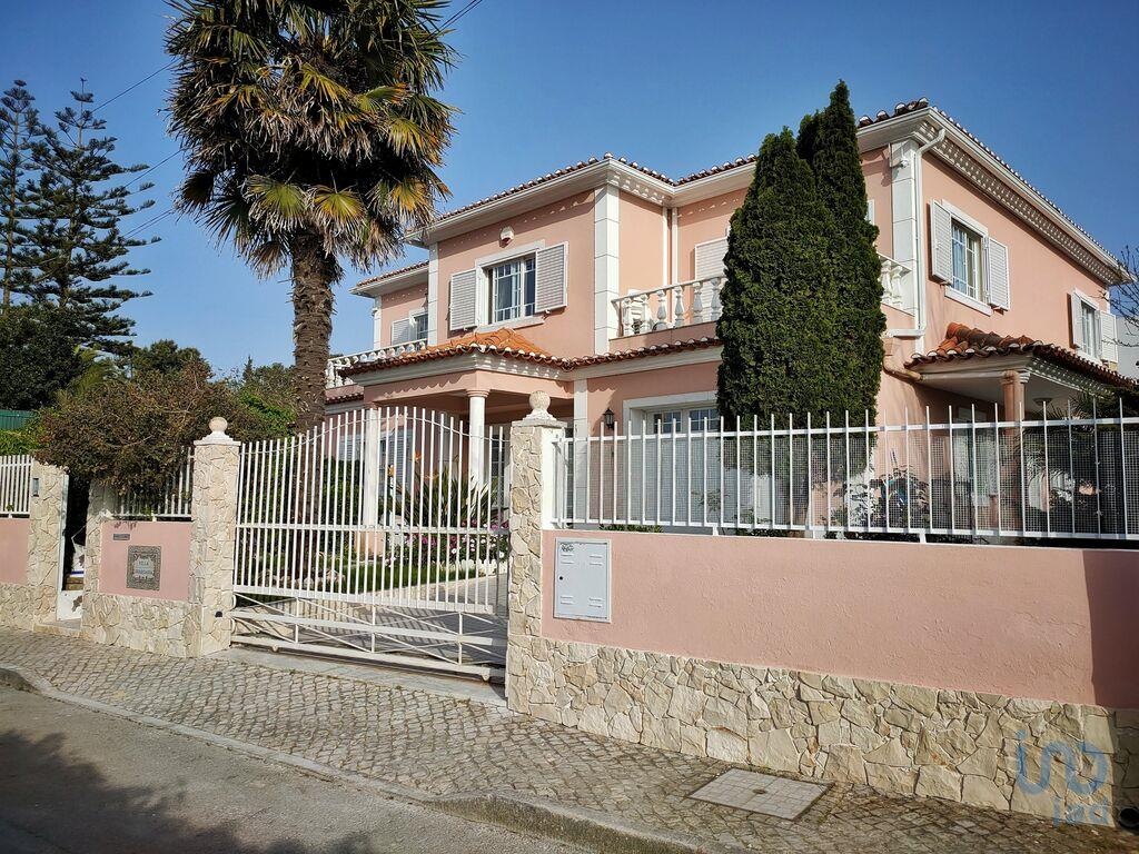 House in Sesimbra - view 1