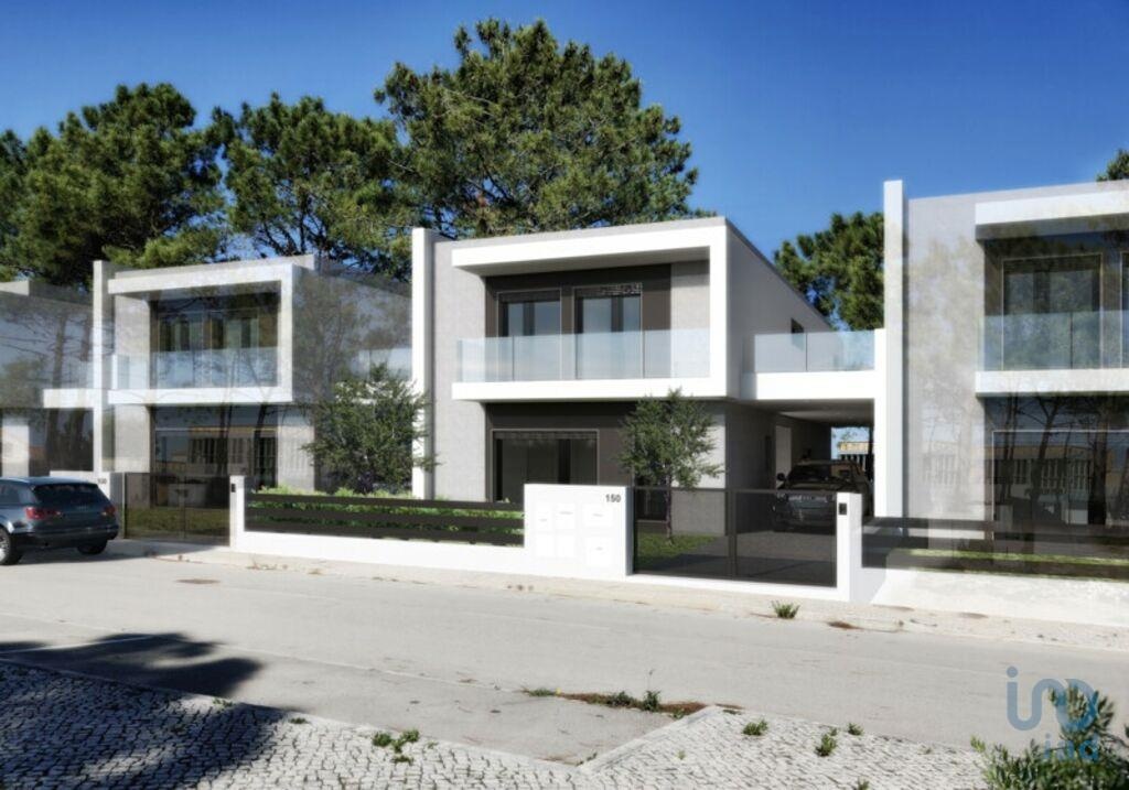 House in Sesimbra - view 1