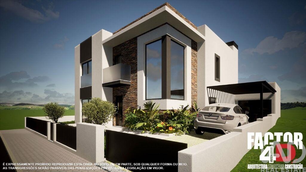 House in Charneca de Caparica - view 1