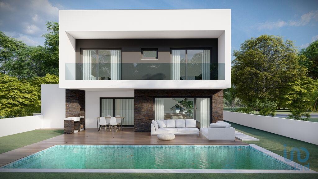House in Seixal - view 1