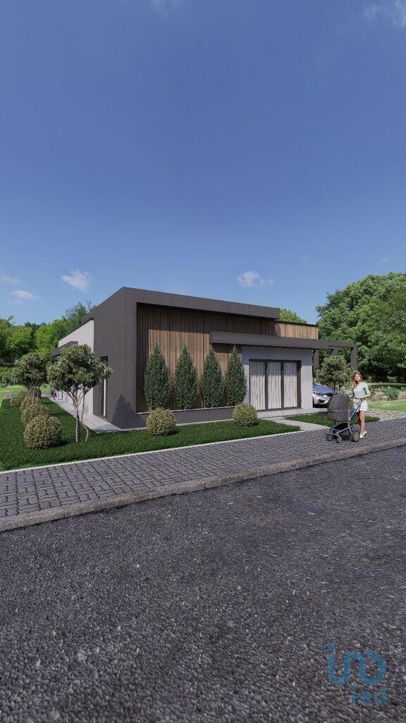 House in Seixal - view 1